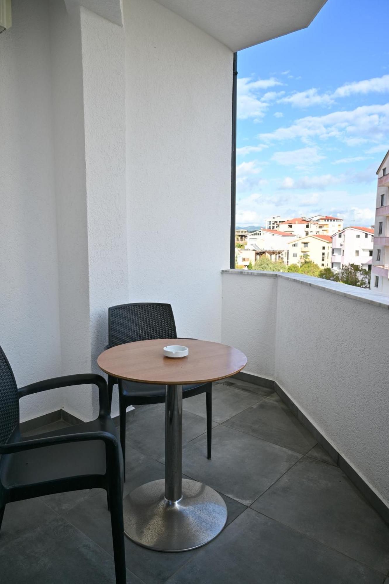 MonDuro Hotel Durrës Buitenkant foto