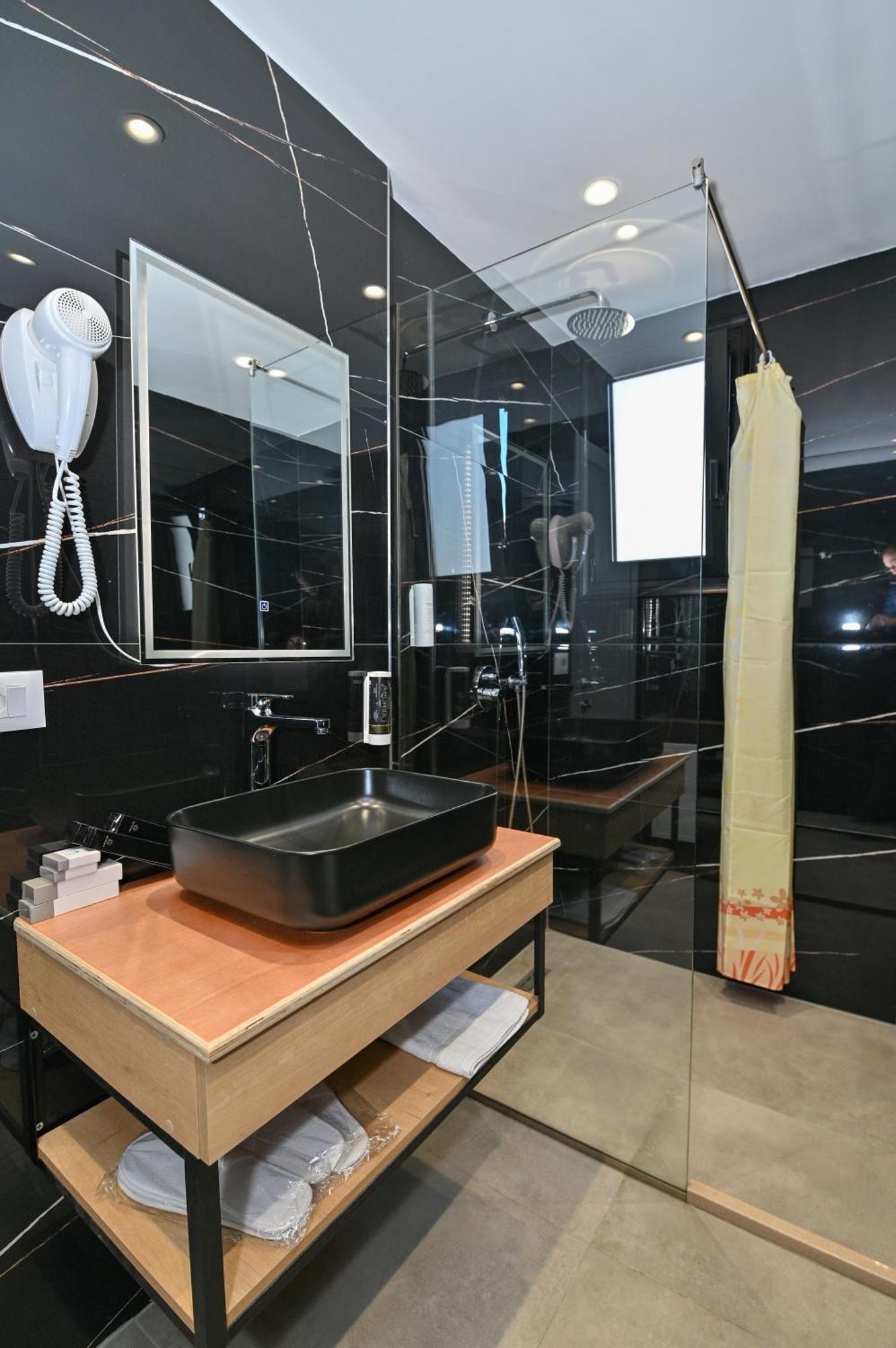MonDuro Hotel Durrës Buitenkant foto