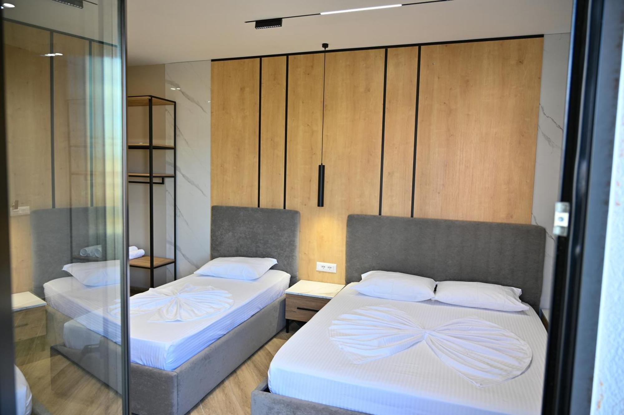 MonDuro Hotel Durrës Buitenkant foto