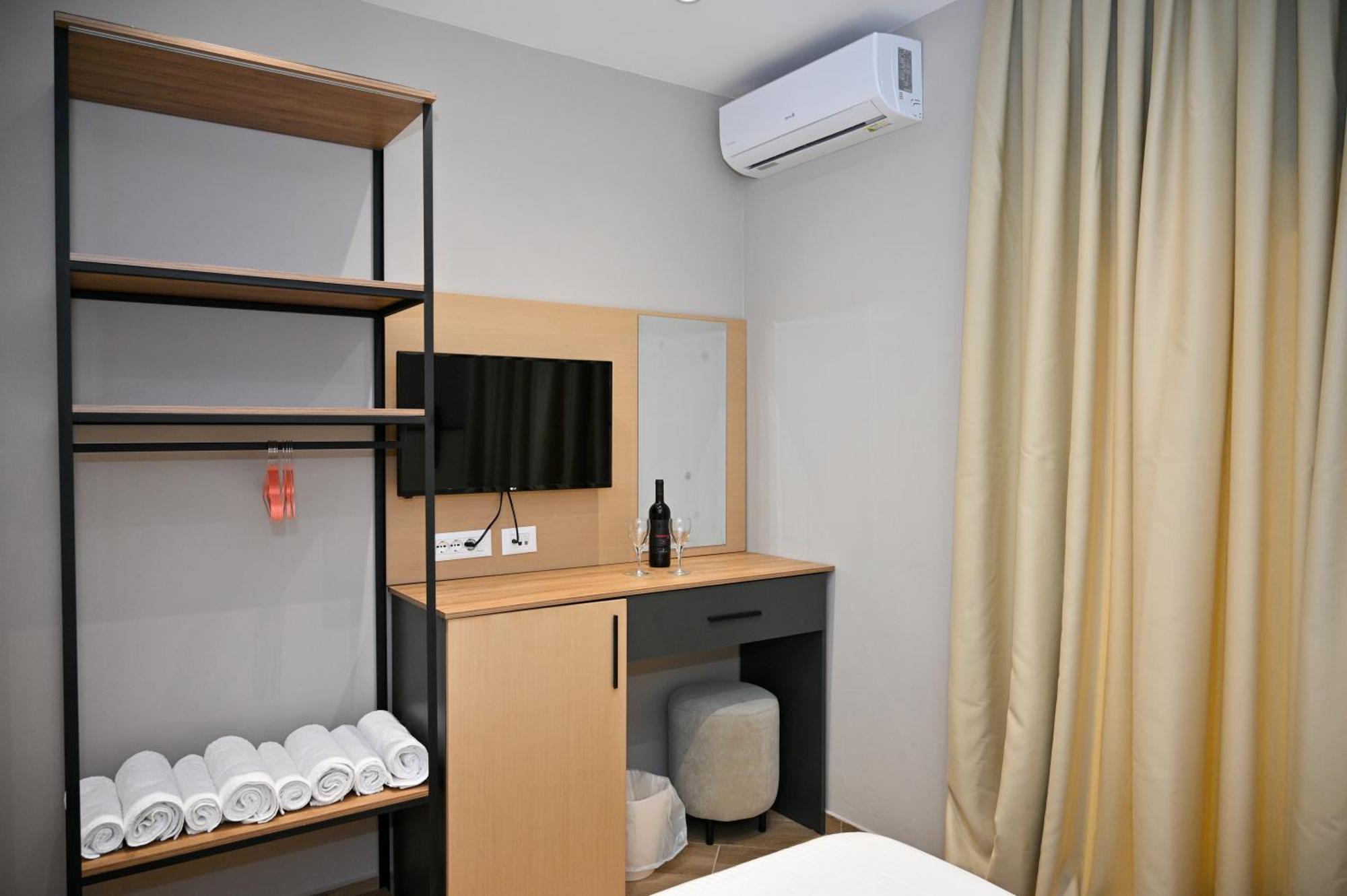 MonDuro Hotel Durrës Buitenkant foto