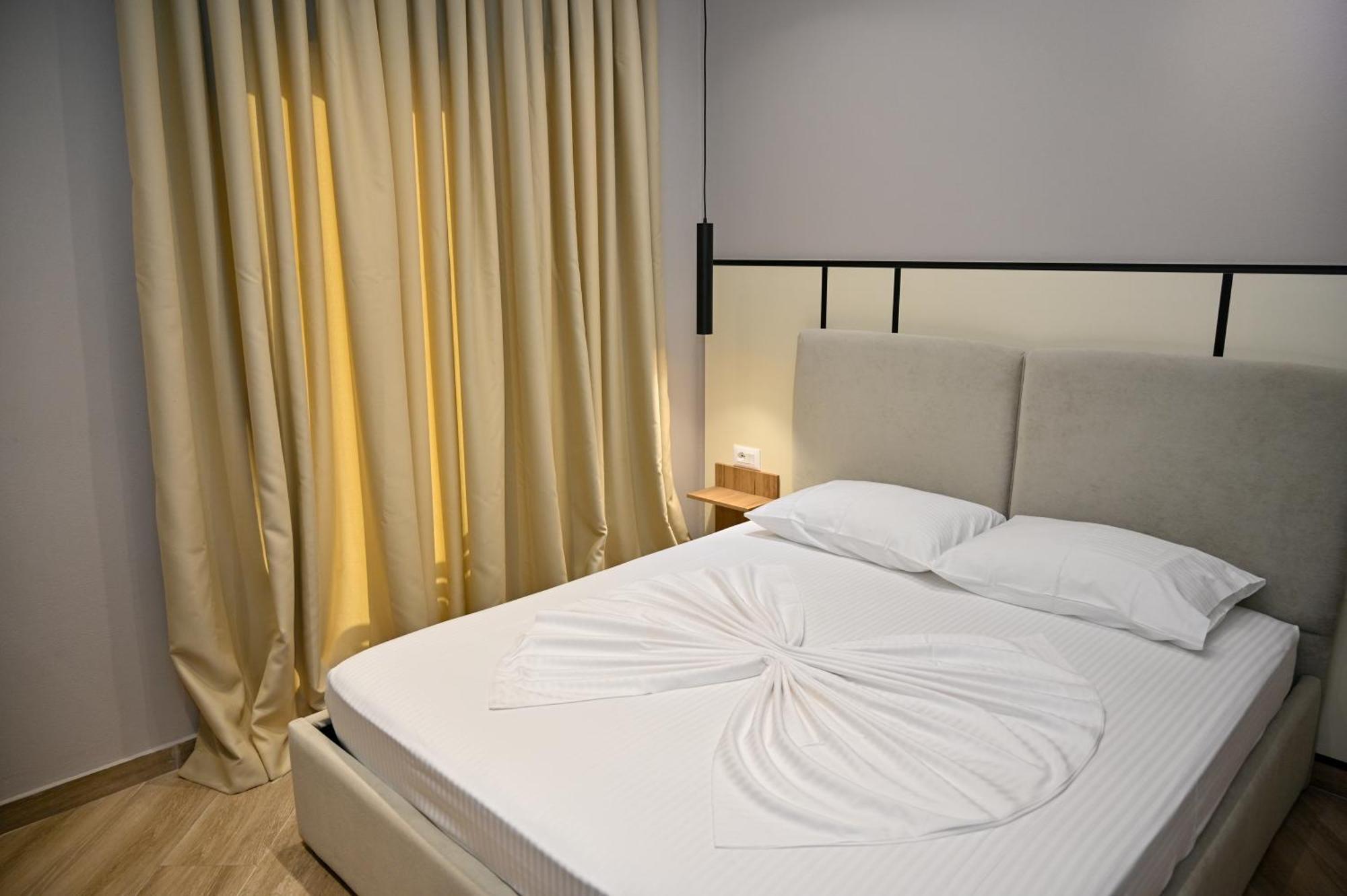 MonDuro Hotel Durrës Buitenkant foto